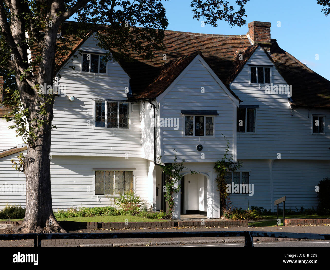 Whitehall Weatherboarded Blanco Tudor House Cheam Surrey, Inglaterra