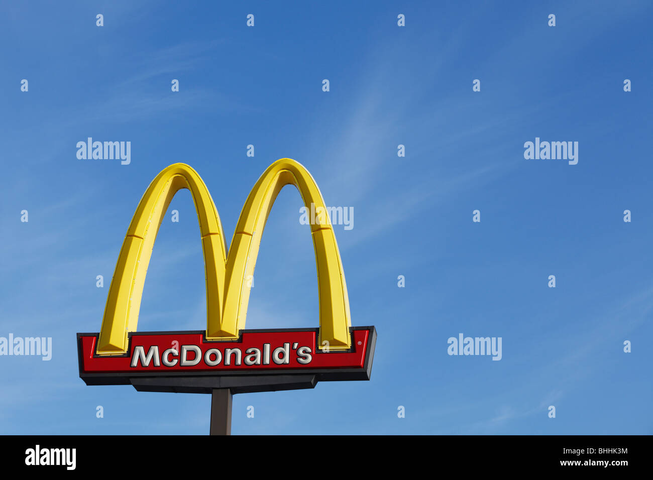 Mcdonalds sign symbol trademark fotografías e imágenes de alta resolución -  Alamy