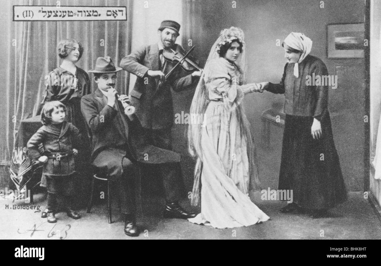 "La boda Mitzvah Dance', de 1910. Artista: Desconocido Foto de stock