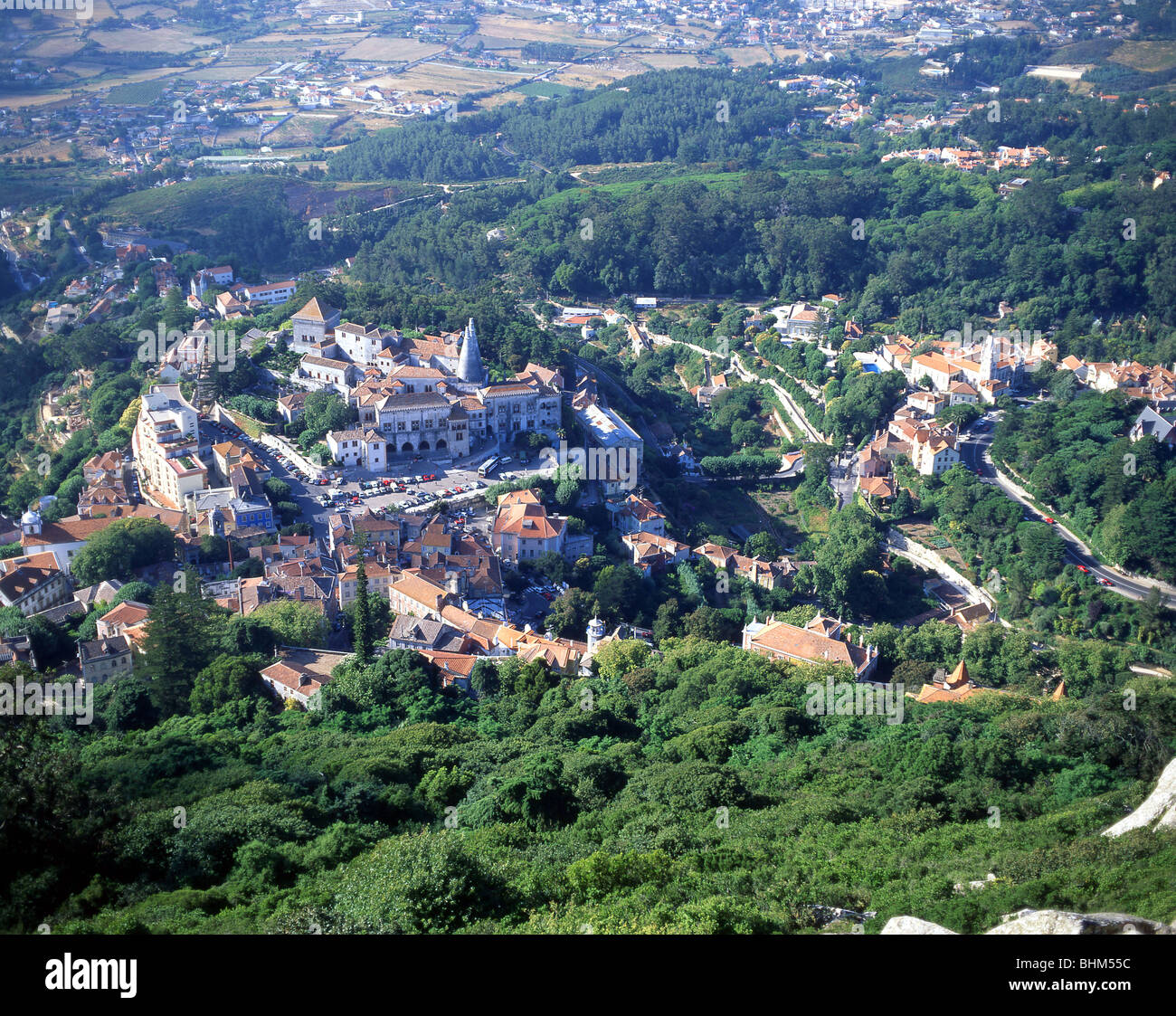 Vista de la ciudad desde el castillo morisco, Sintra, Extremadura, Portugal Foto de stock