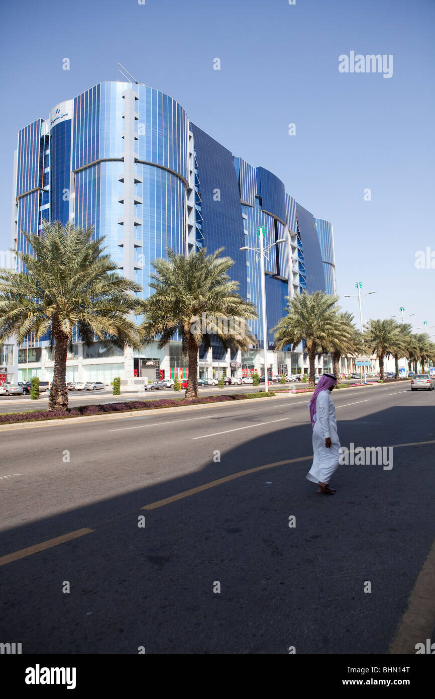 Edificios modernos de Jeddah, Arabia Saudita calle árabe Foto de stock