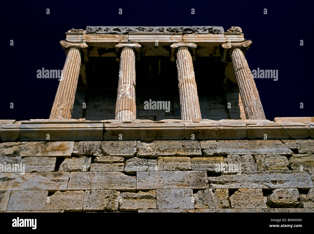 El Templo de Atenea Nike, Atenea Niké, la diosa de la guerra, diosa de la  sabiduría, la Acrópolis, la ciudad de Athens, Atenas, Attica, Grecia  Fotografía de stock - Alamy