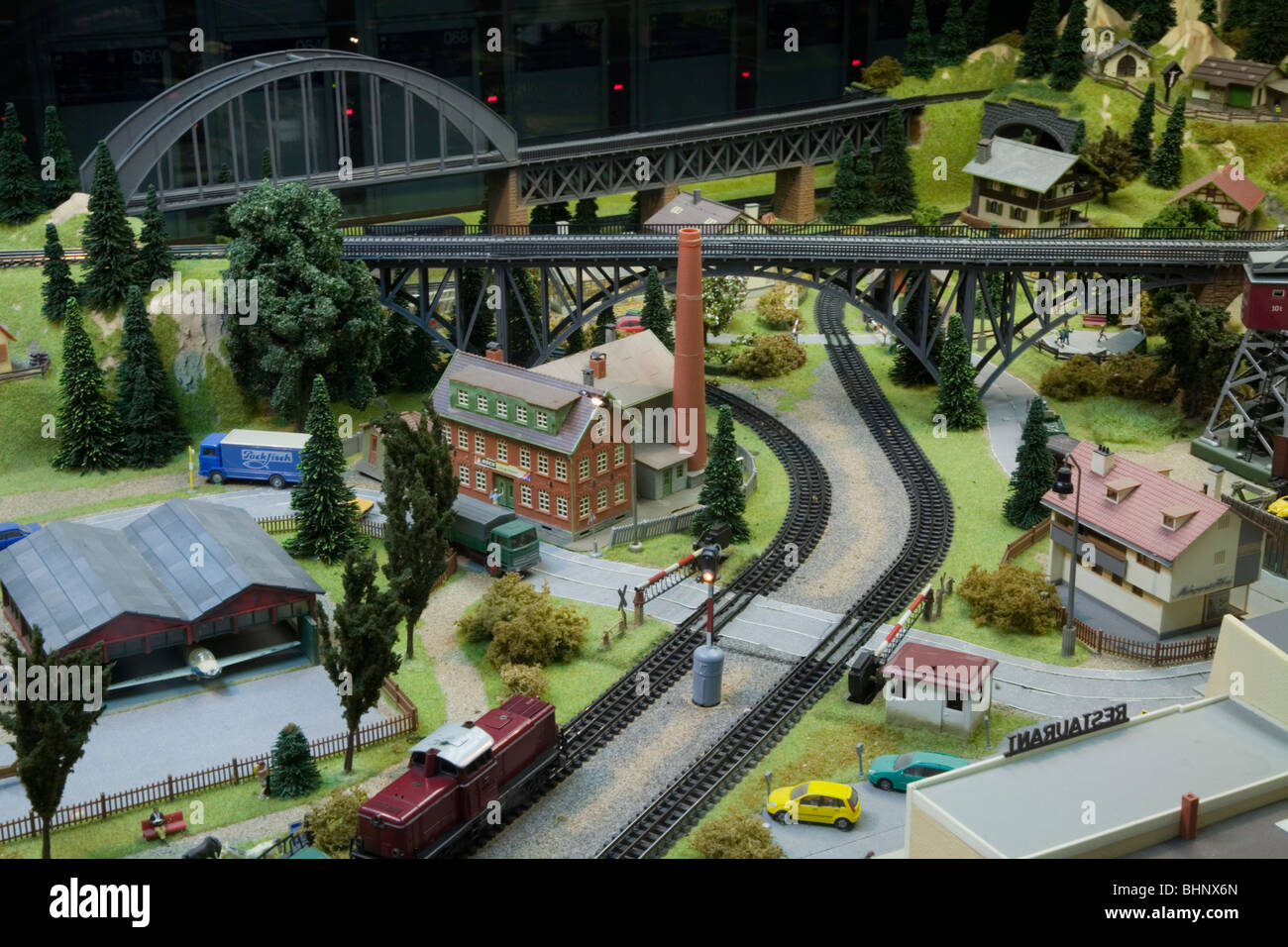 Escala HO modelo eléctrico tren de juguete tren a gran escala. Dresden  Alemania Fotografía de stock - Alamy