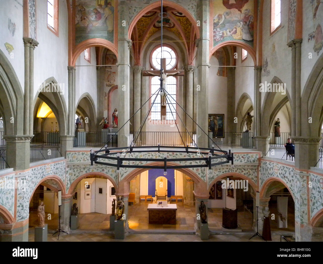 Interior de Niedermuenster, casco antiguo de Ratisbona, Patrimonio Mundial de la UNESCO, Baviera, Alemania Foto de stock