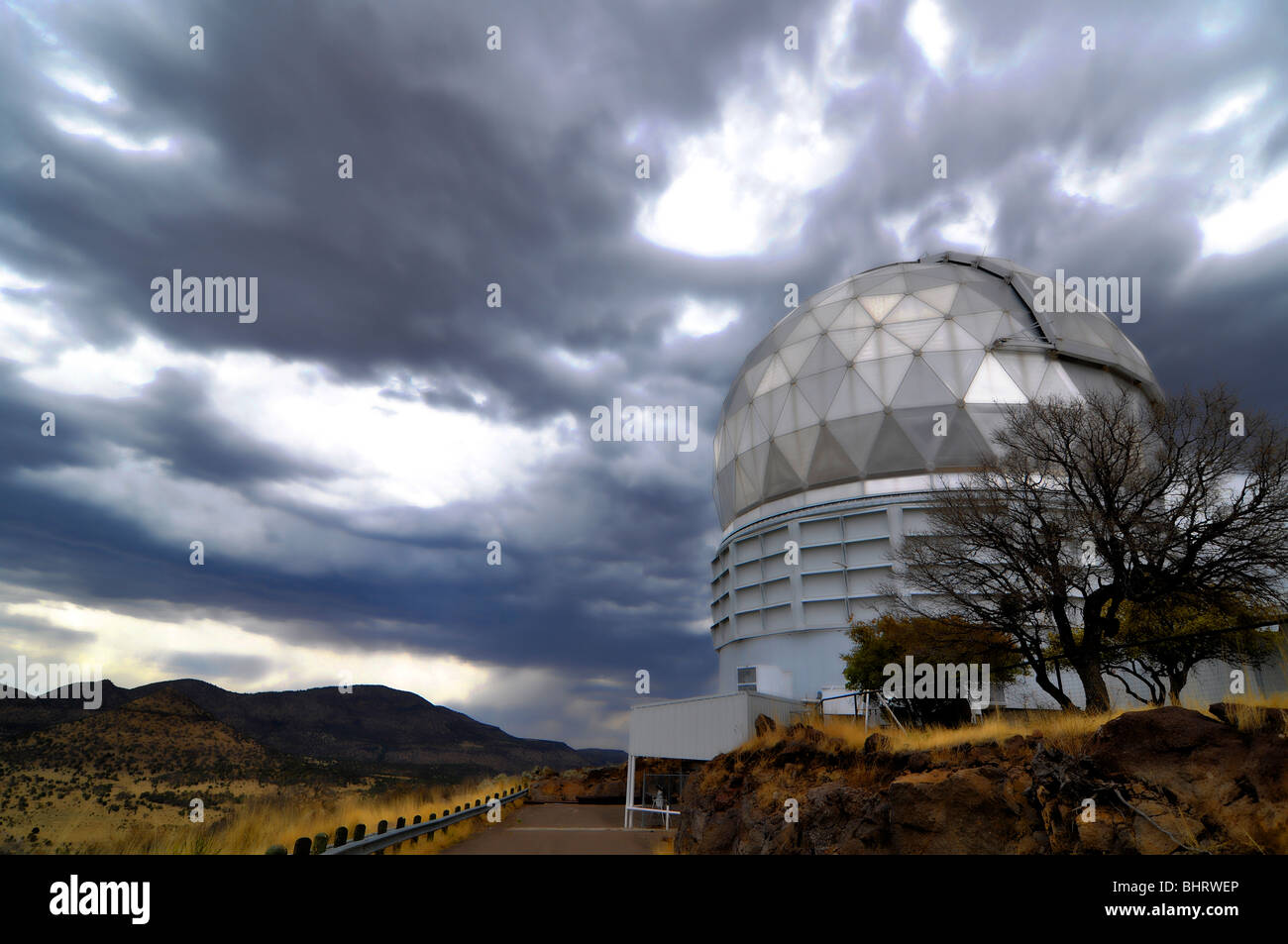 Observatorio del Telescopio Hobby-Eberly cúpula en el Observatorio McDonald, Fort Davis, Texas. Foto de stock