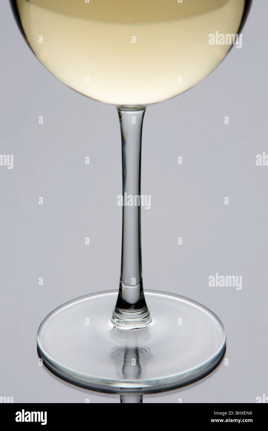 Copa de vino gigante fotografías e imágenes de alta resolución - Alamy