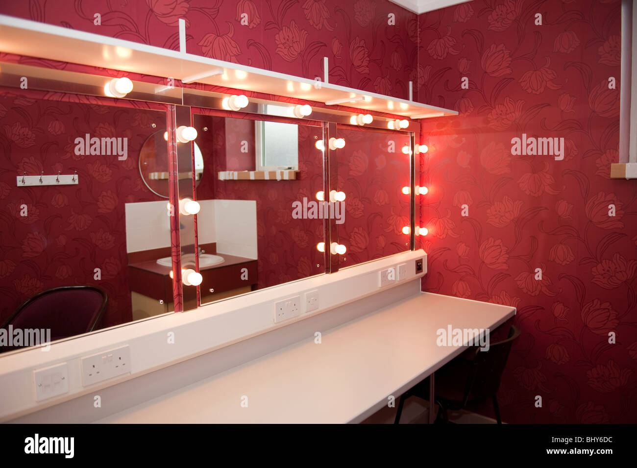 Teatro Moderno vestidor y espejos Fotografía de stock - Alamy