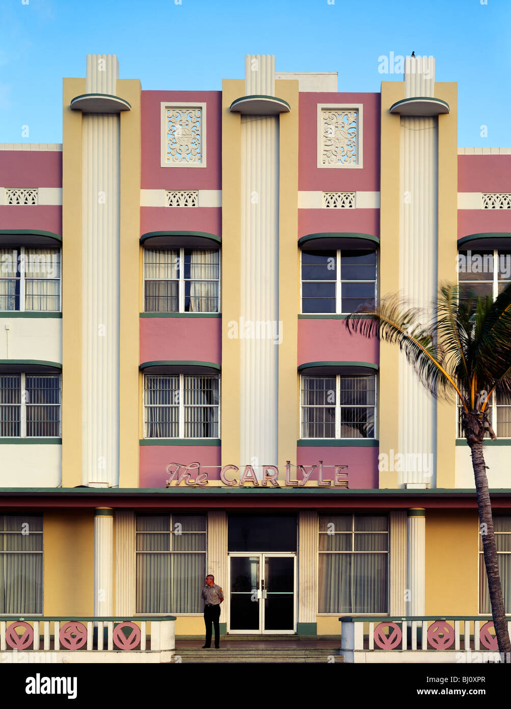 El Carlyle Hotel edificio de estilo arquitectónico Art Deco en la revitalizada South Beach