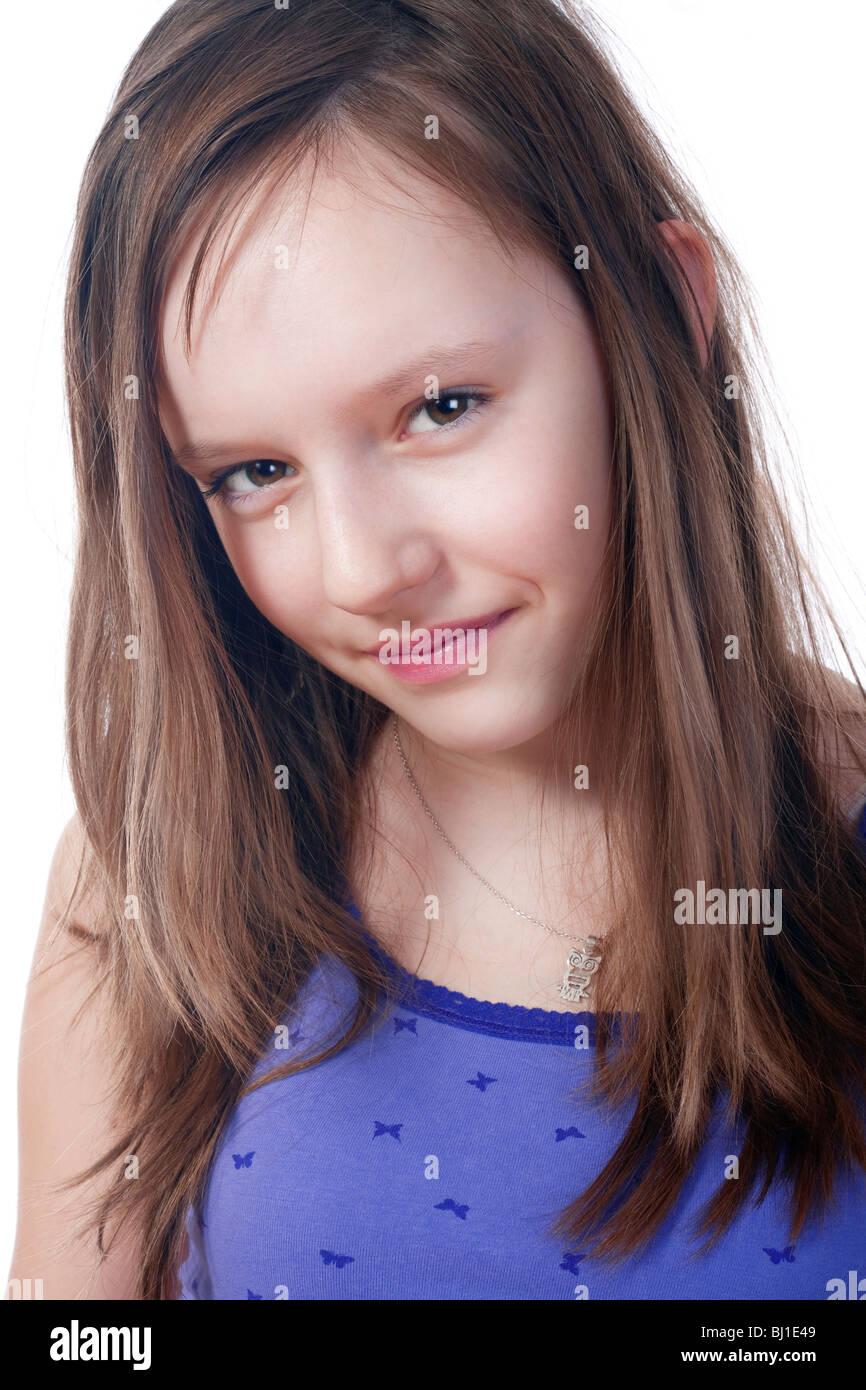 Retrato de estudio de una bonita niña de 11 años de edad Fotografía de  stock - Alamy