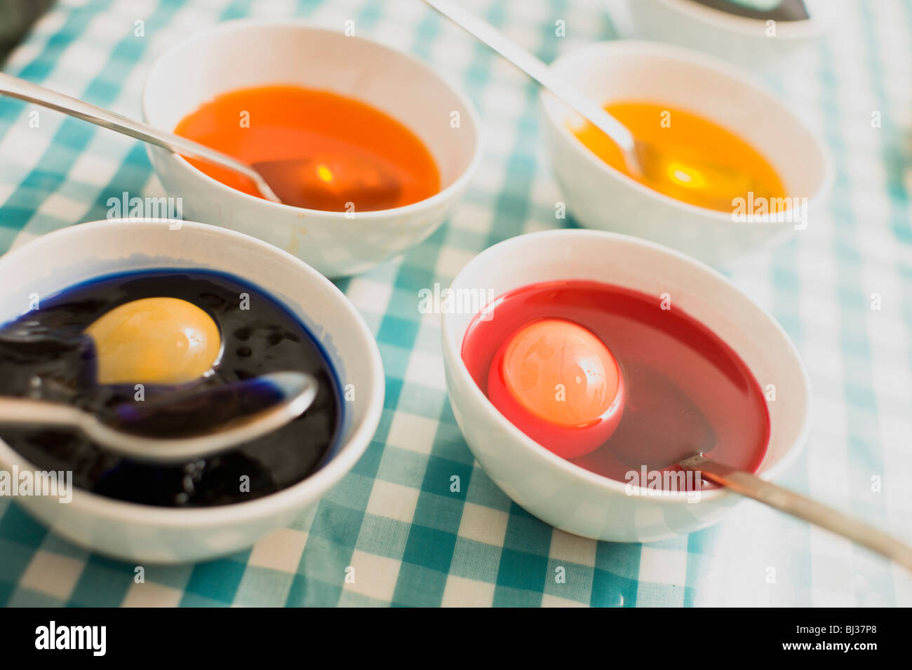 Huevos de Pascua de colores Foto de stock