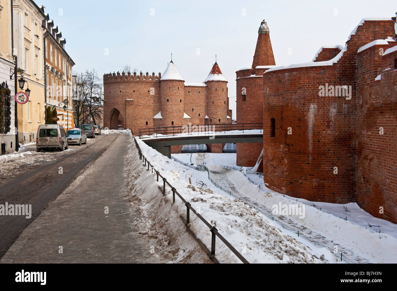 El Barbican en el casco antiguo de Varsovia Polonia Foto de stock