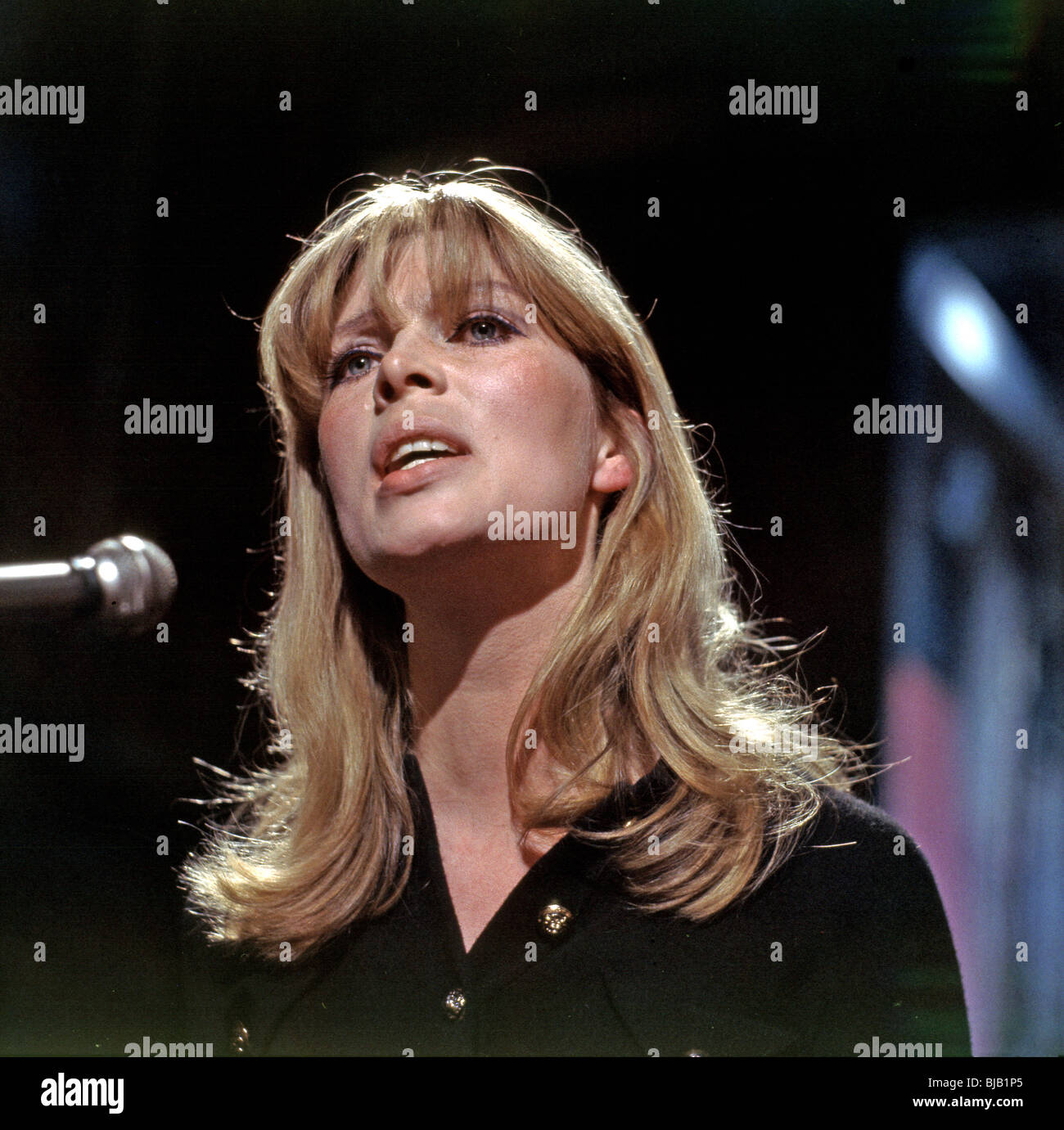 NICO - cantante pop nacido en Alemania en listo, estable,ir alrededor de  1966 Fotografía de stock - Alamy