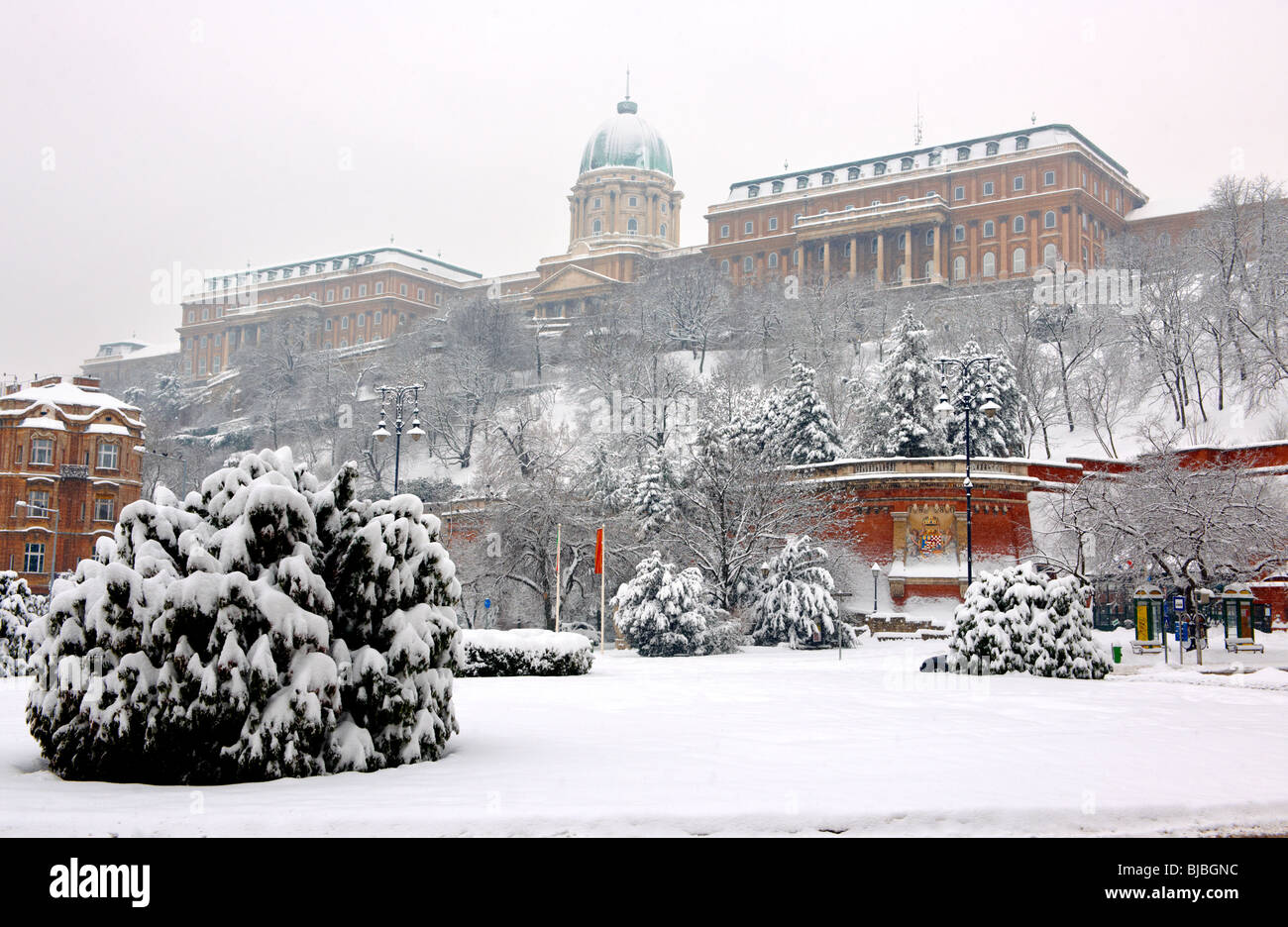 Castillo de Budapest en el invierno, la nieve, Budapst Stock Photos Foto de stock