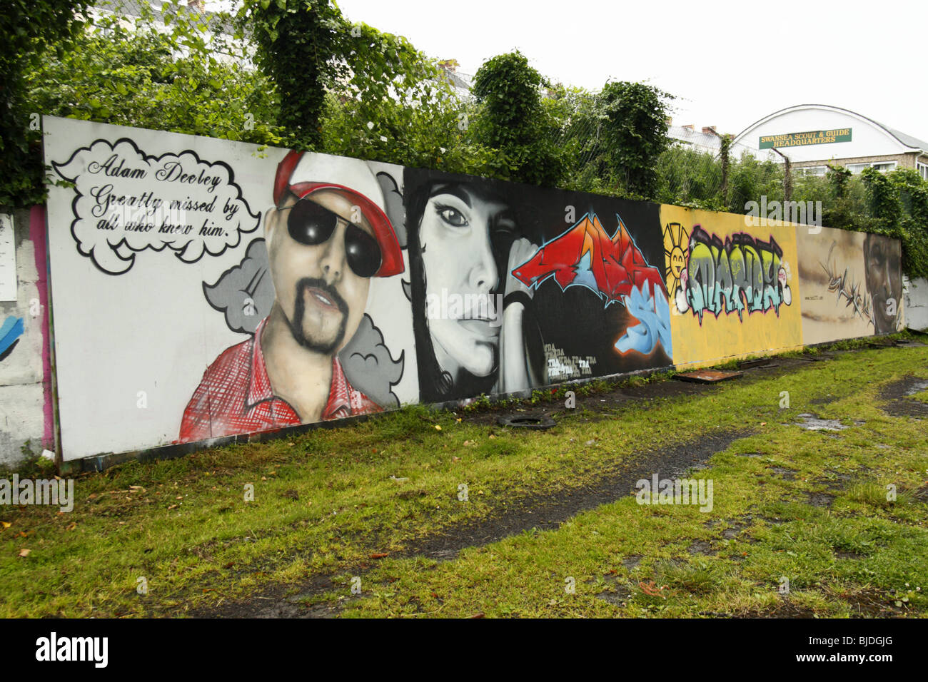 Arte graffiti en una pared de graffiti, Swansea, West Glamorgan, al sur de Gales, Reino Unido. Foto de stock