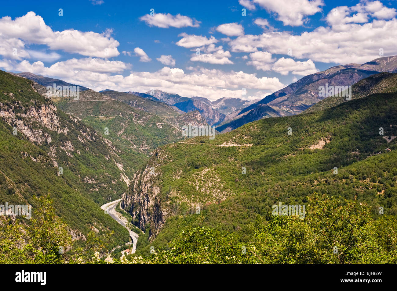 El Río Tinee Valle en los Alpes Maritimes, Sur de Francia, Europa Foto de stock