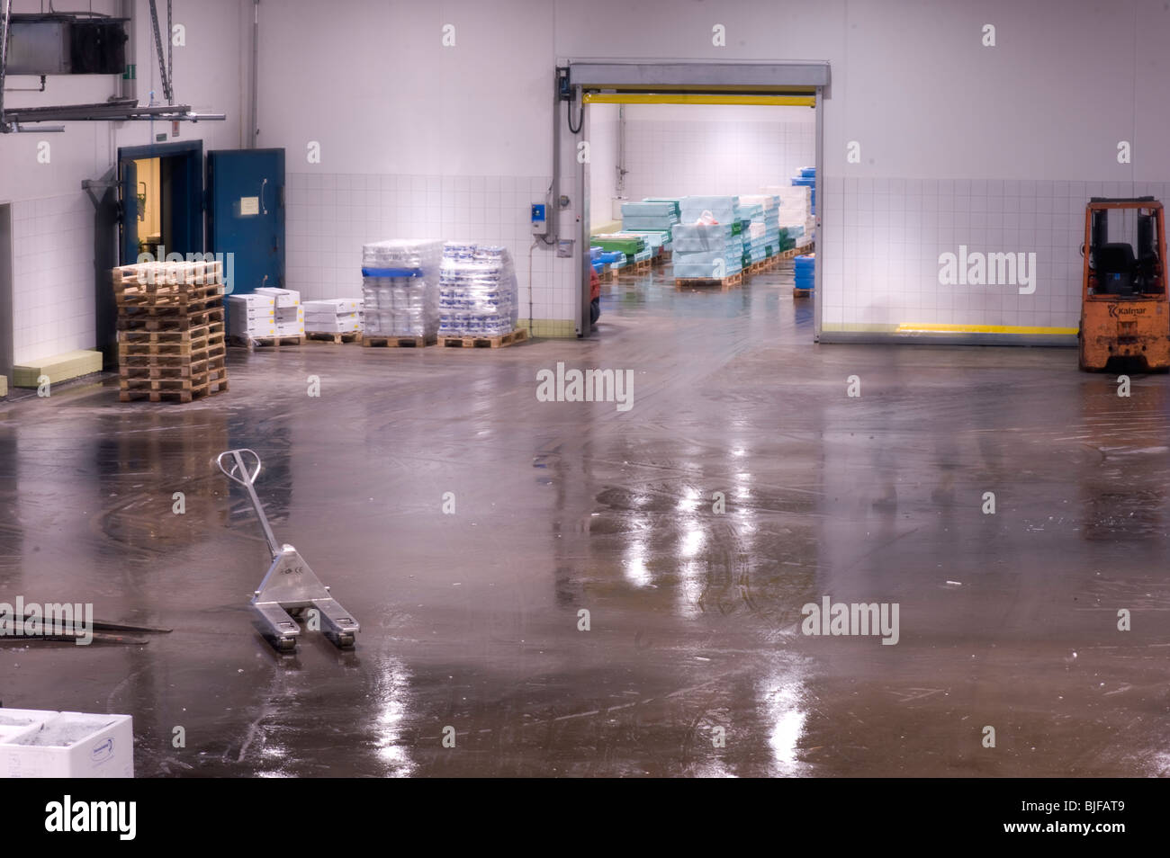 Subasta de pescado de Gotemburgo, vacía debido a la pesca excesiva. Foto de stock