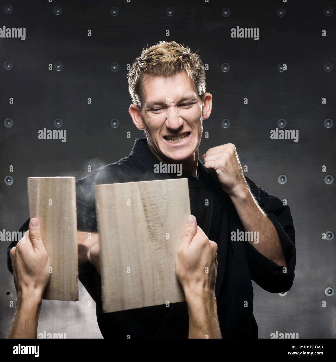 Karate frente a la gente fotografías e imágenes de alta resolución Alamy