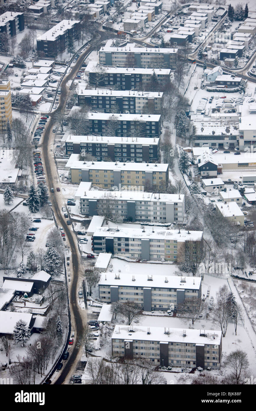 Vista aérea, edificios de apartamentos, nieve Buettenberg, Ennepetal, Renania del Norte-Westfalia, Alemania, Europa Foto de stock
