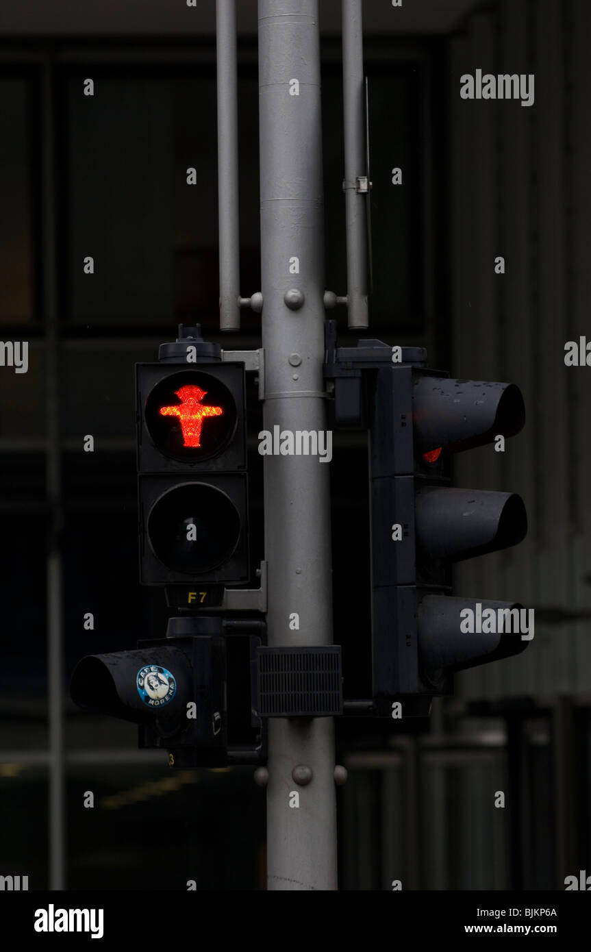 Hombre Rojo Luz de cruce peatonal en Berlín Alemania Europa Foto de stock