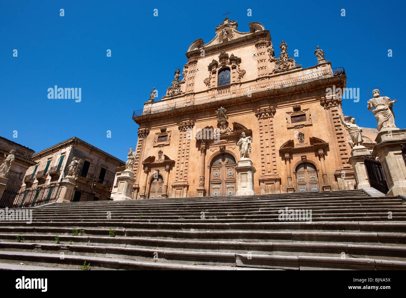 La iglesia barroca siciliana de San Pietro. , Modica, Sicilia Foto de stock