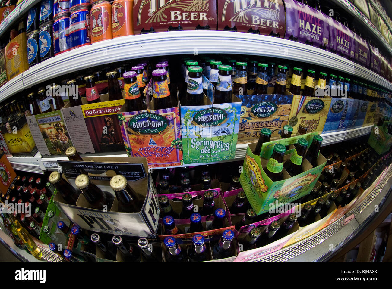Un supermercado cerveza departamento visto el viernes, 26 de marzo de 2010. (© Richard B. Levine) Foto de stock
