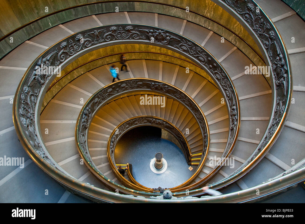 Roma, Ciudad del Vaticano, Museos Vaticanos, escalera de caracol Giuseppe Momo Foto de stock