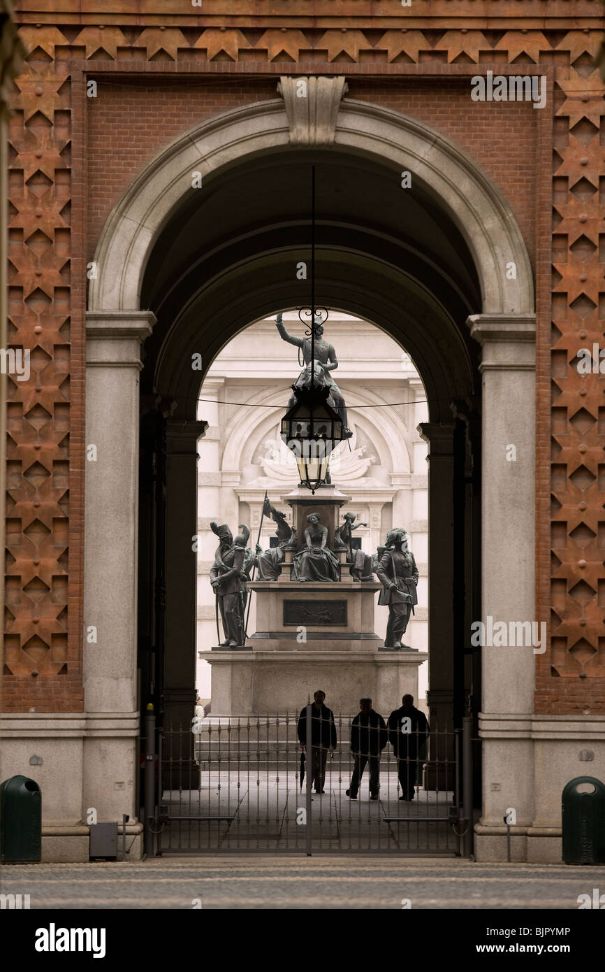 Italia, Piemonte, Torino, Turín, Plaza Carlo Alberto, entrada del Palazzo Carignano Foto de stock