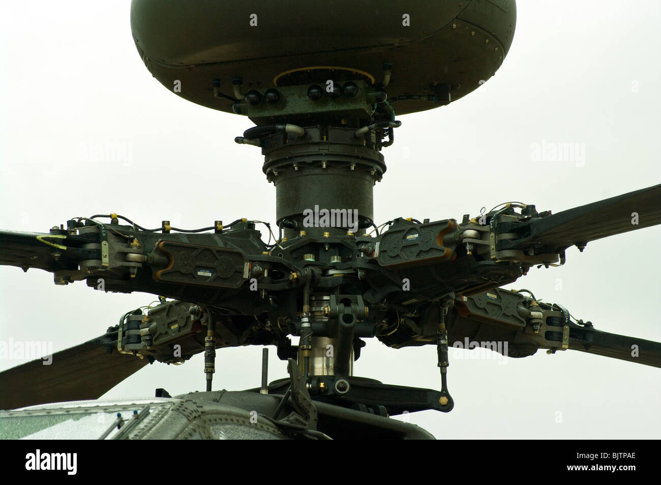 El conjunto del rotor de un helicóptero de ataque del ejército británico Westland WAH-64 Apache MK1 el arco Foto de stock