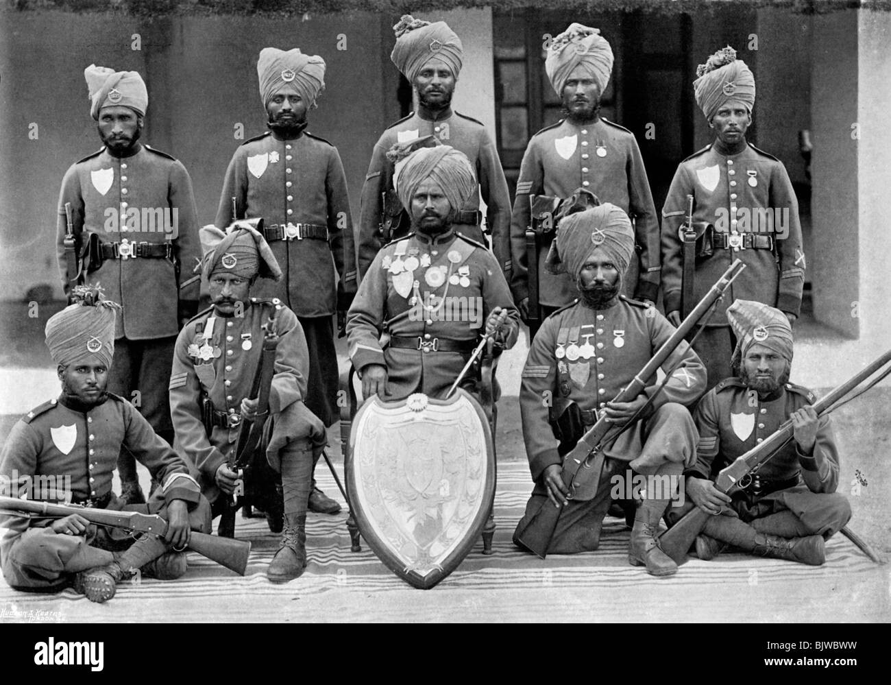El equipo de filmación campeón del 26º Regimiento de Infantería de Bengala del Punjab, de 1896. Artista: T Invierno Foto de stock