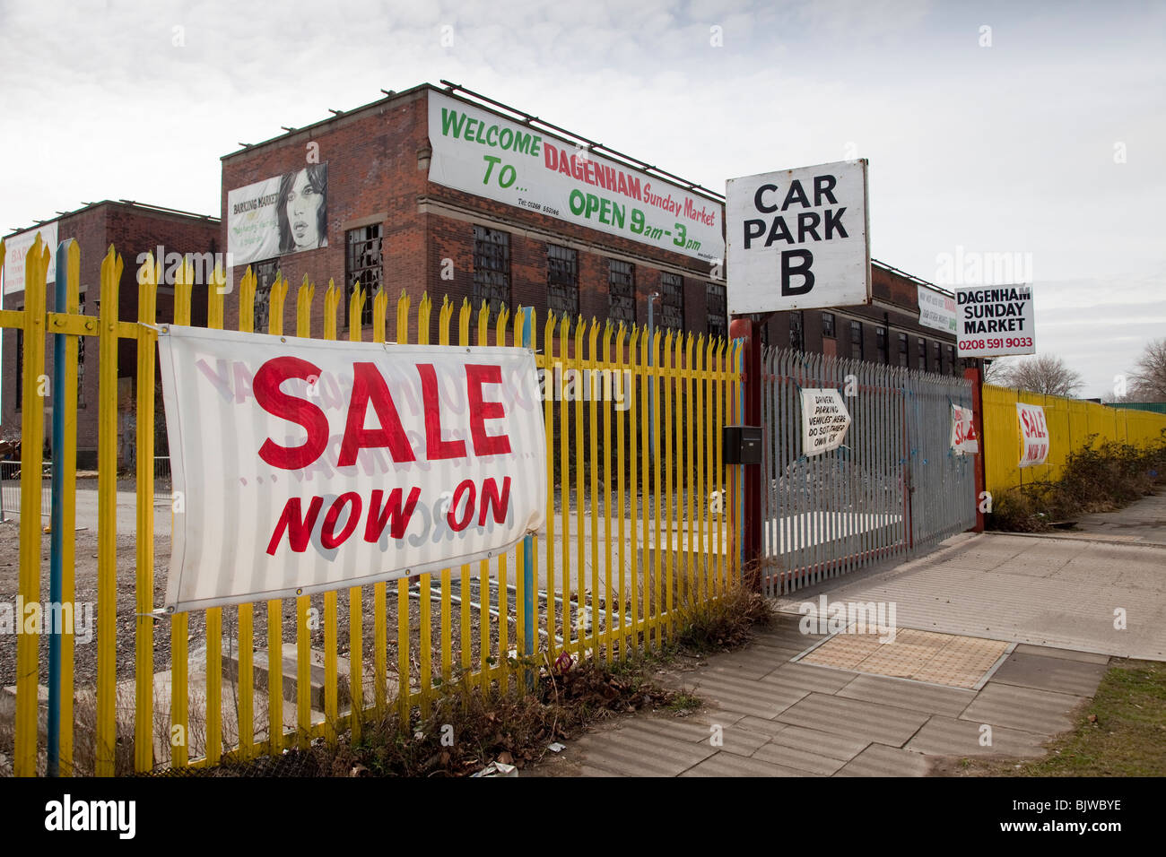 Dagenham Mercado Dominical River Road Barking Essex UK Foto de stock