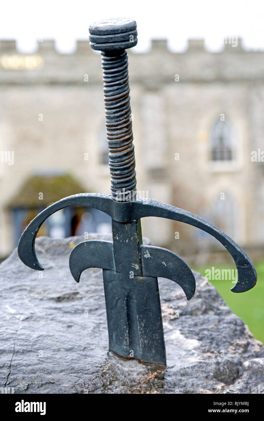 Espada Excalibur en piedra cerca del castillo de Taunton, Somerset  Fotografía de stock - Alamy
