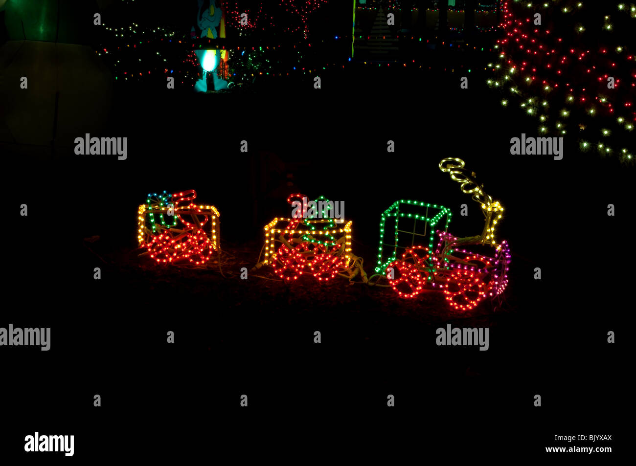 Luces de navidad en forma de tren fotografías e imágenes de alta resolución  - Alamy