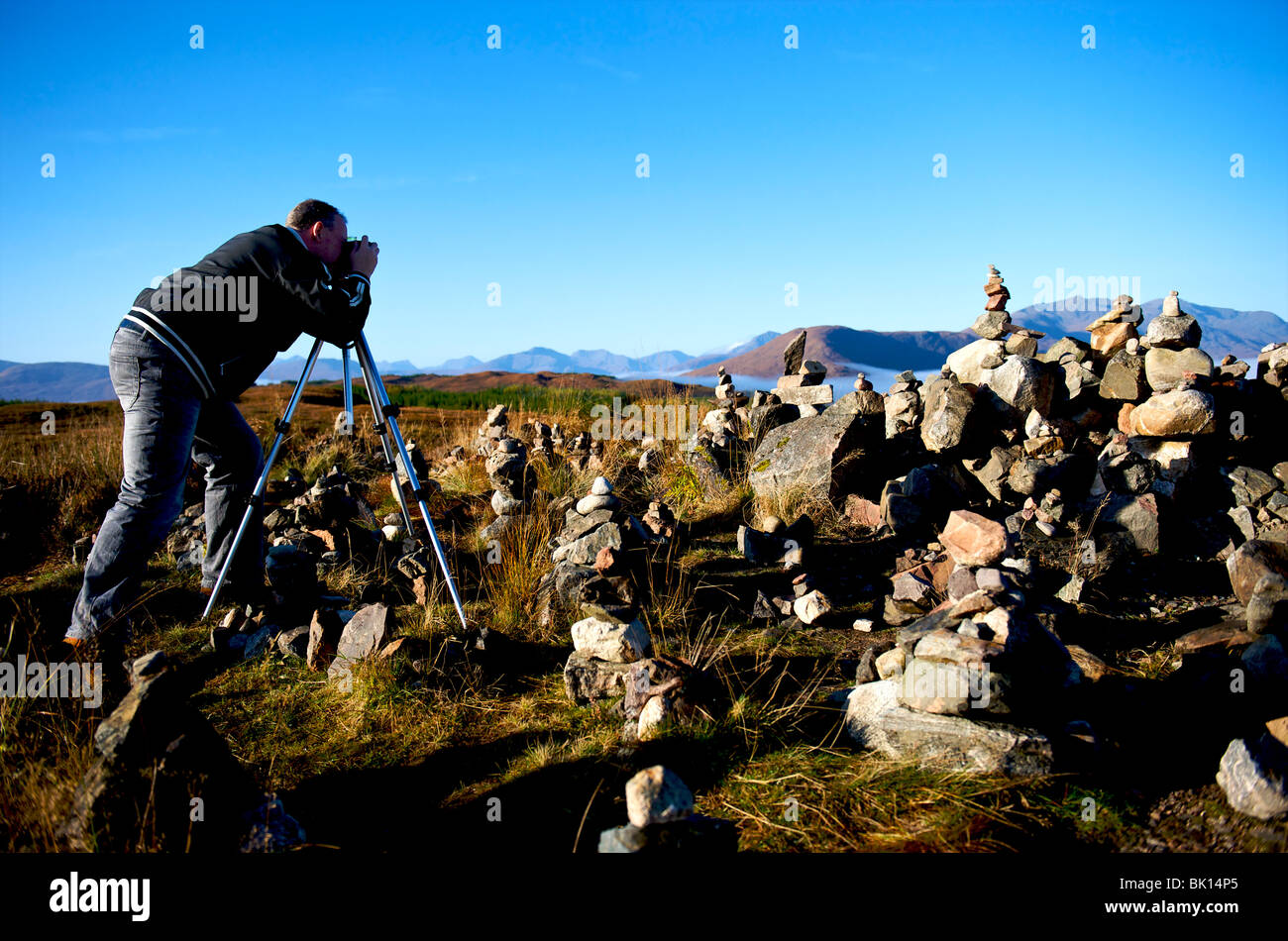 Escocia, piedras amontonadas junto a Glenn Garry Foto de stock