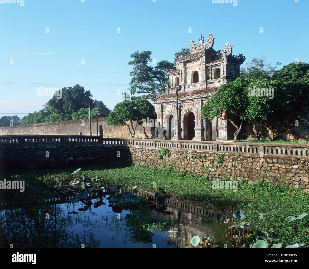 La puerta de la humanidad (East Gate), la Ciudadela de Hue, Sitio del Patrimonio Mundial de la UNESCO, Vietnam, Indochina, en el sudeste de Asia, Asia Foto de stock