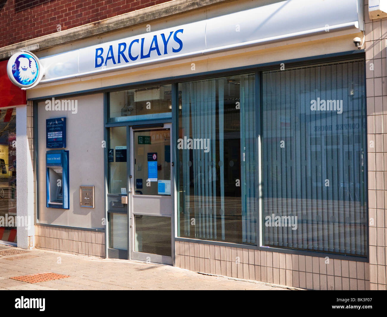 Barclays Bank con signos y logotipo Inglaterra Foto de stock