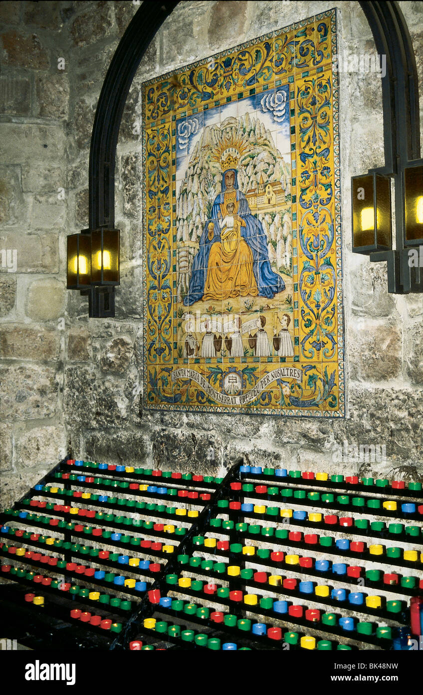 Monasterio de Montserrat España mostrando un mosaico de la Virgen Negra