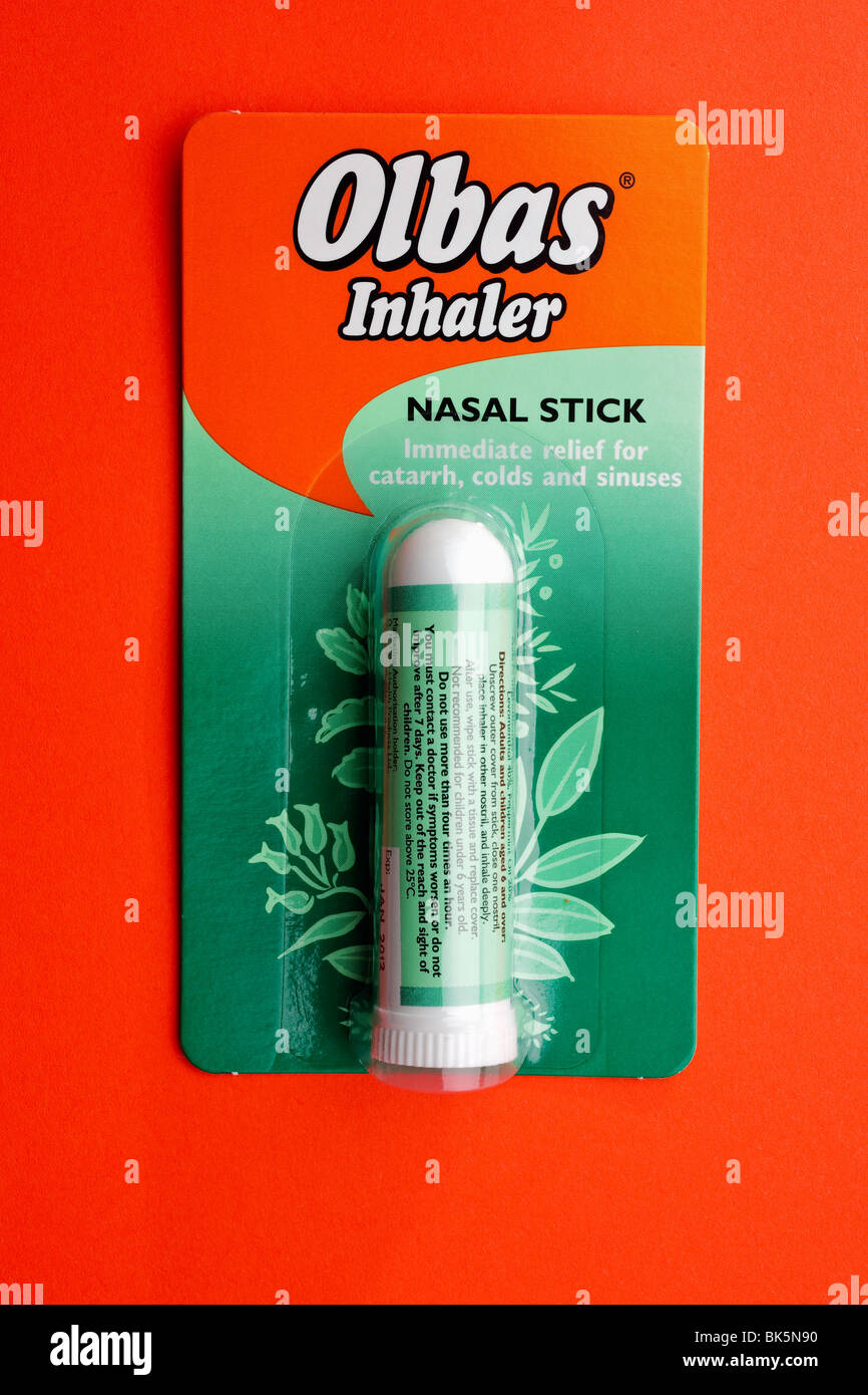 Stick Olbas inhalador nasal Fotografía de stock - Alamy