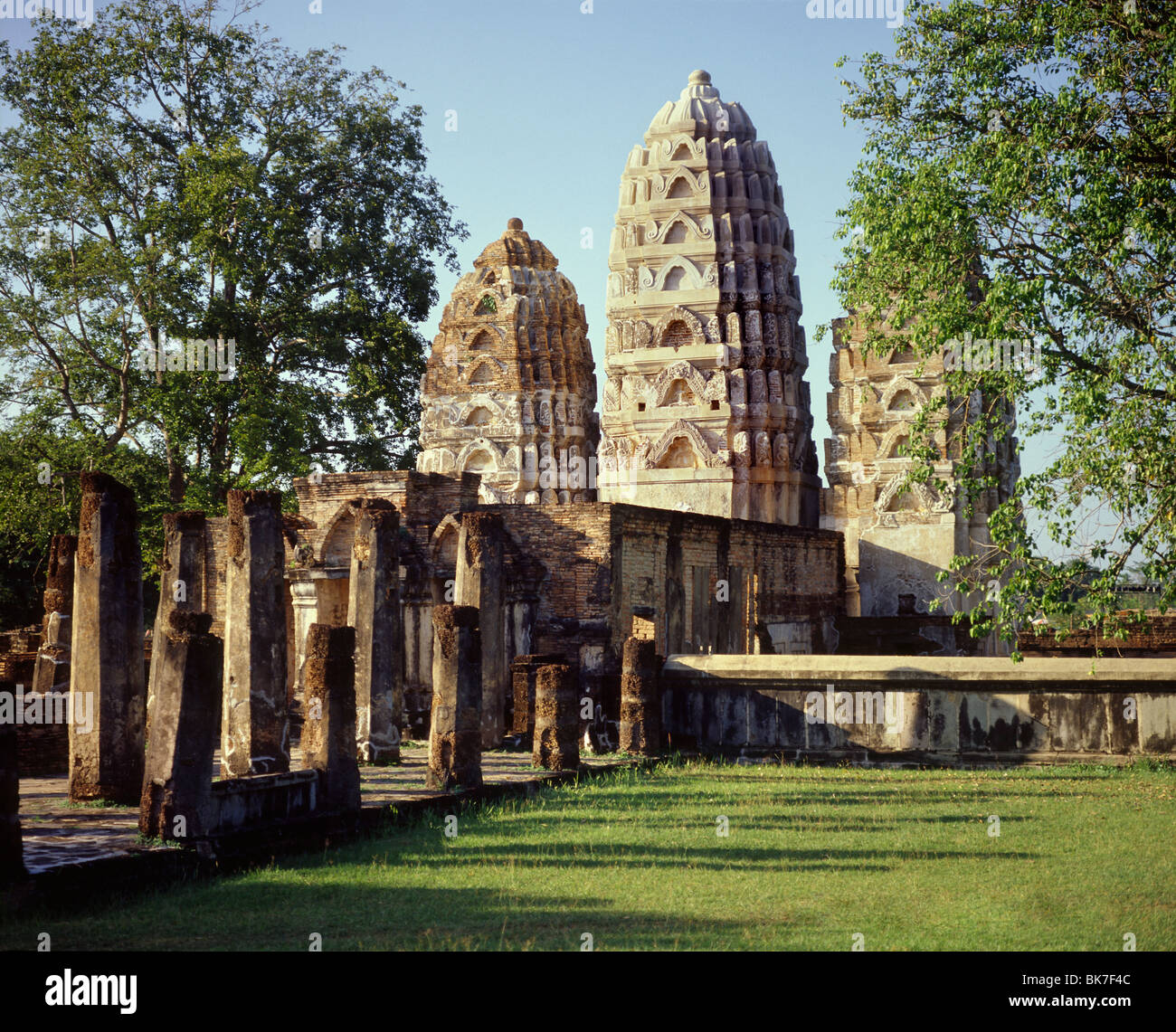 El Wat Si Sawai, un templo de origen khmer, Sukhothai, Sitio del Patrimonio Mundial de la UNESCO, Tailandia, el sudeste de Asia, Asia Foto de stock