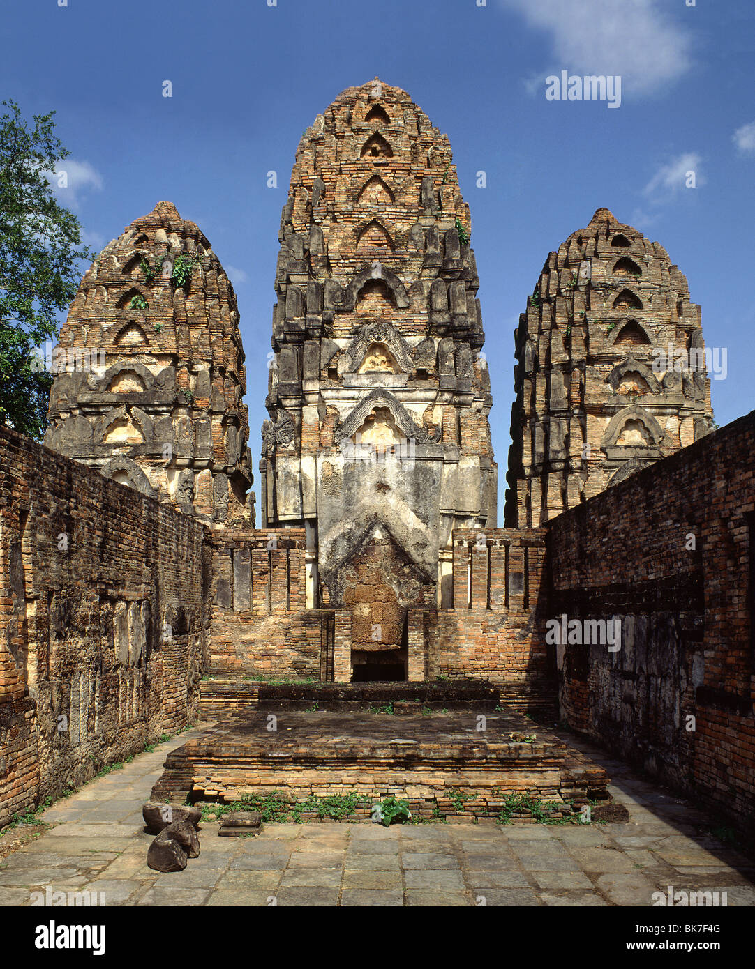 El Wat Si Sawai, un templo de origen khmer, Sukhothai, Sitio del Patrimonio Mundial de la UNESCO, Tailandia, el sudeste de Asia, Asia Foto de stock