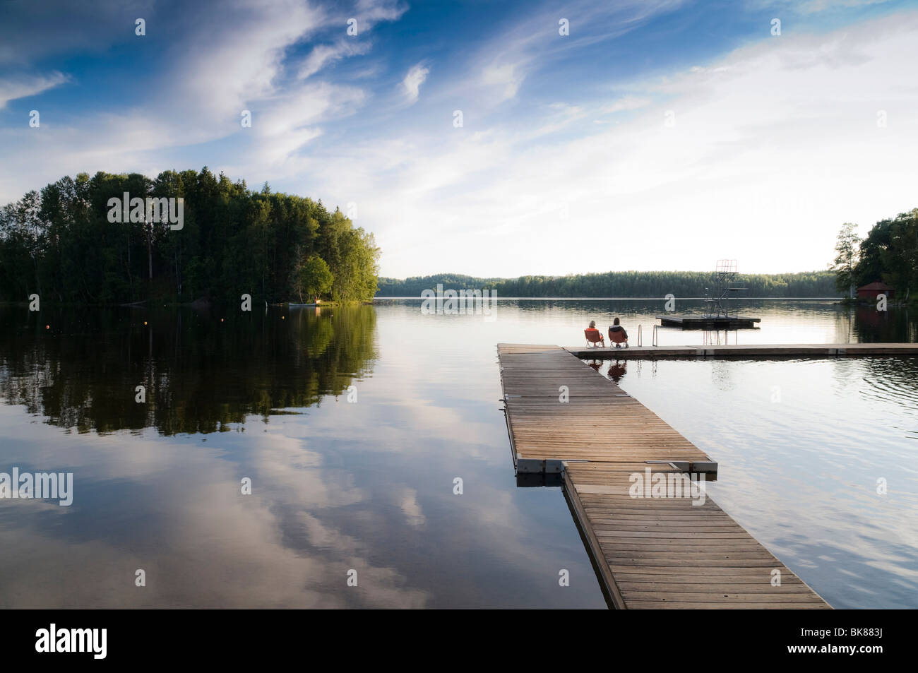 Lago en el suroeste de Suecia, Escandinavia, Europa Foto de stock