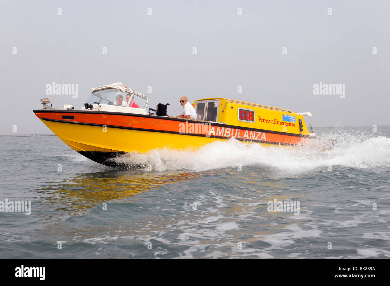 Ambulanza, Venezia Emergenza, nave para emergencias médicas, Venecia, Véneto, Italia, Europa Foto de stock