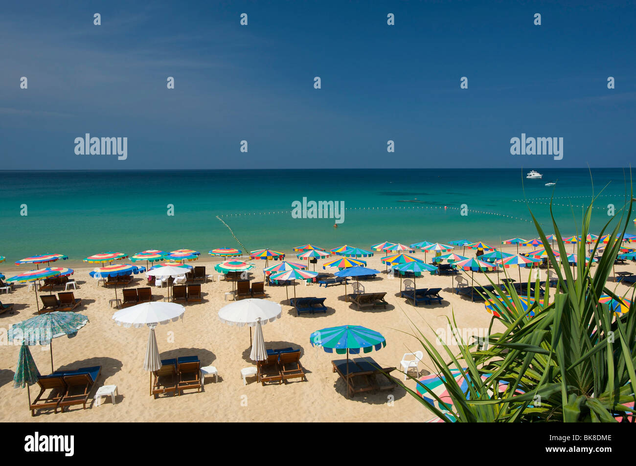 Surin Beach, Isla de Phuket, Tailandia, Asia Foto de stock