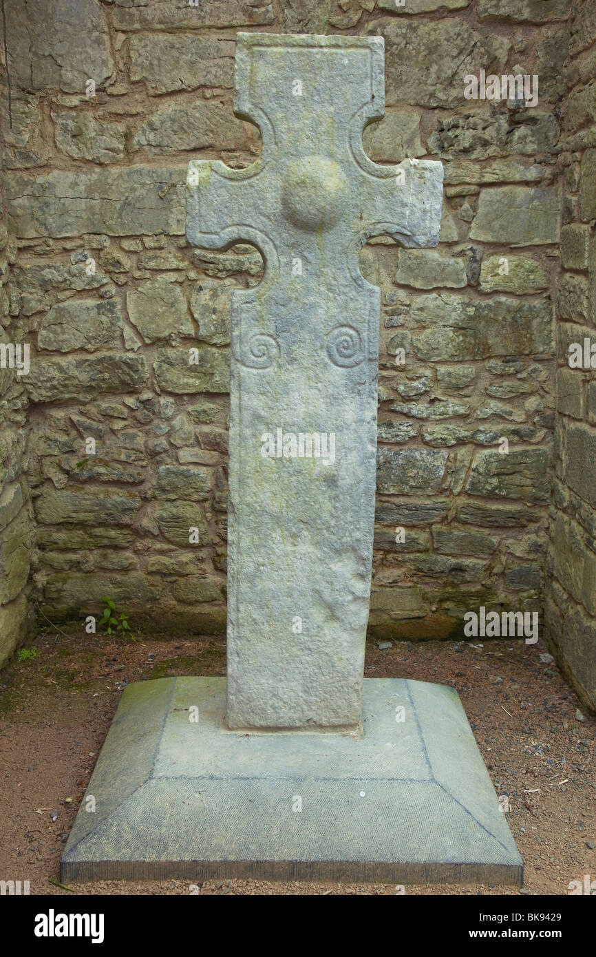 Cruz celta de una catedral, Cruz del Norte, Catedral, Kilfenora Kilfenora, Condado de Clare, Munster, República de Irlanda Foto de stock