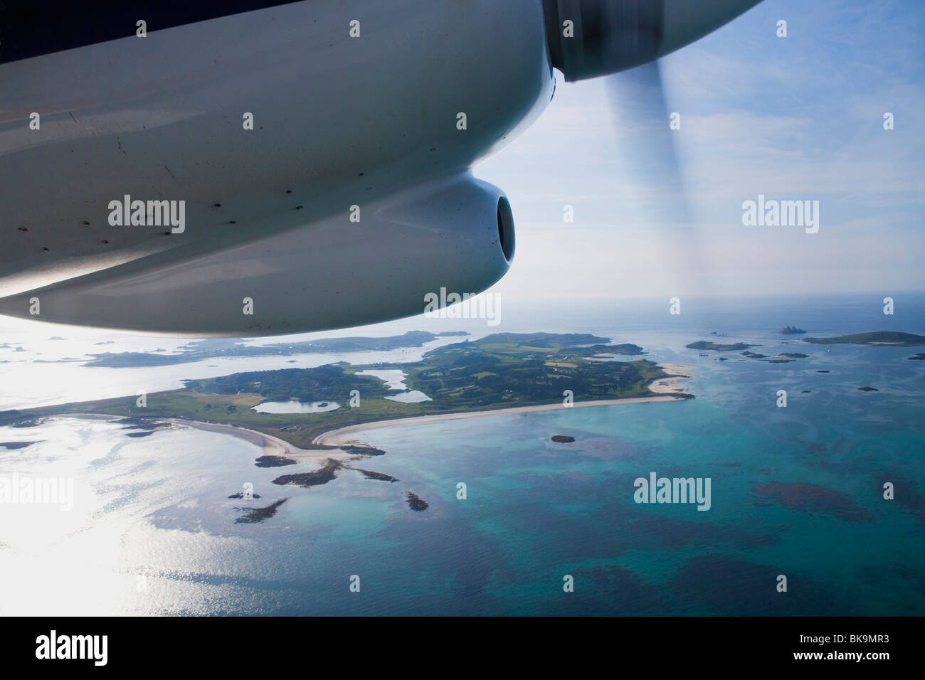 Fotografía aérea de la isla de Tresco en tarde de sol sol de verano en las Islas Scilly Cornwall Inglaterra Reino Unido GB Gran Foto de stock