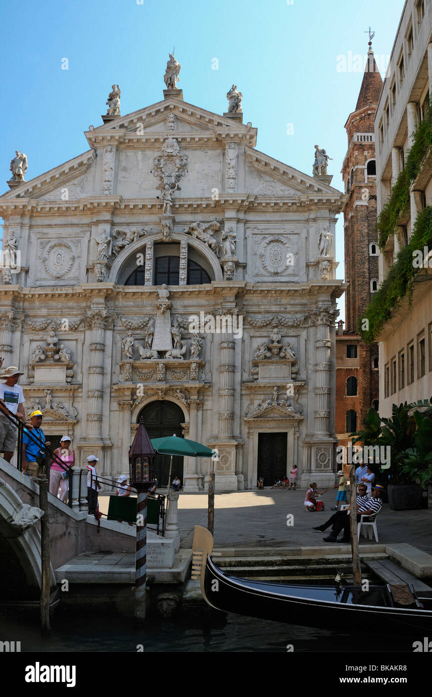 La Plaza Venecia Campo San Moise Chiesa di San Moise góndola gondolero