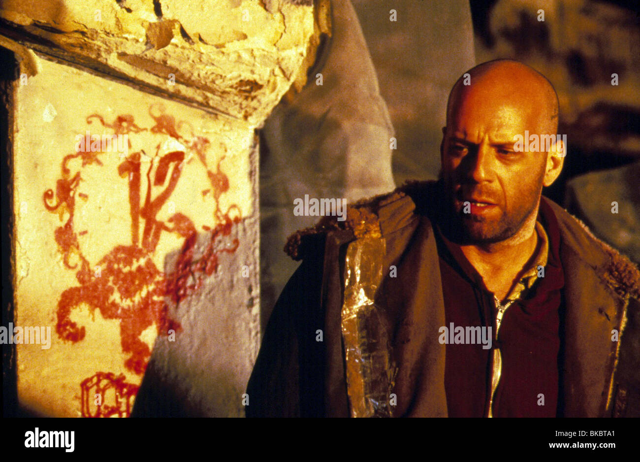 Doce monos (1995), Bruce Willis TVMK 097 Foto de stock