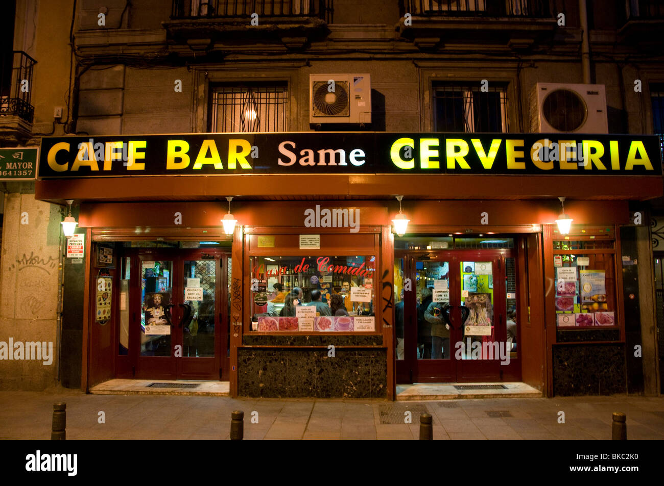 Viejo Madrid España Cafe Bar Pub cervecería RestaurantSame Fotografía de  stock - Alamy