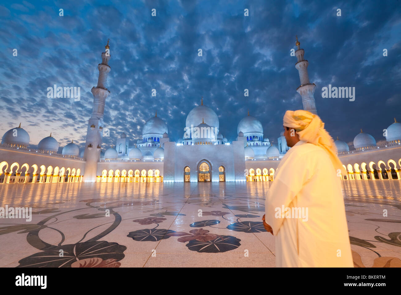 El Jeque Zayed Bin Sultan Al Nahyan Mezquita, Abu Dhabi, Emiratos Árabes Unidos, EAU - M.R Foto de stock