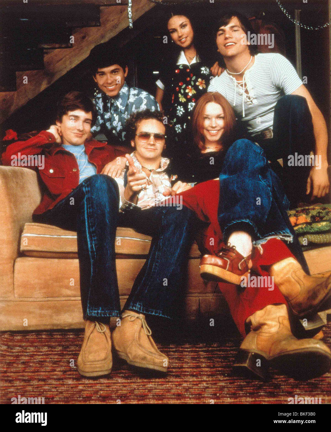 Que 70'S SHOW (TV - 1998), Topher Grace, Wilmer Valderam, Danny MASTERSON, Mila Kunis, Laura PREPON, Ashton Kutcher T70S 001 Foto de stock