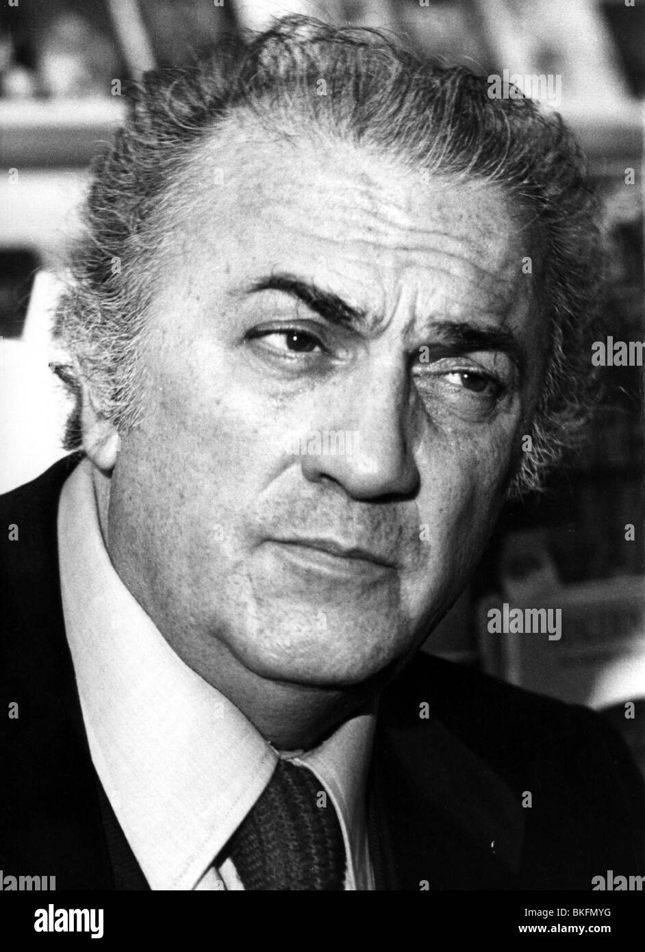 Fellini, Federico, 20.1.1920 - 31.10.1993, director italiano, retrato, finales de los años 60, , Foto de stock